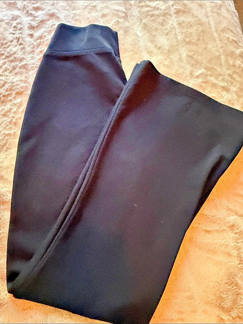 Old Navy High-Rise Cropped Flare Leggings Black Medium Like New